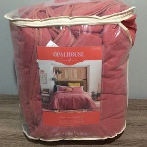 Opalhouse Full/Queen three piece comforter set!